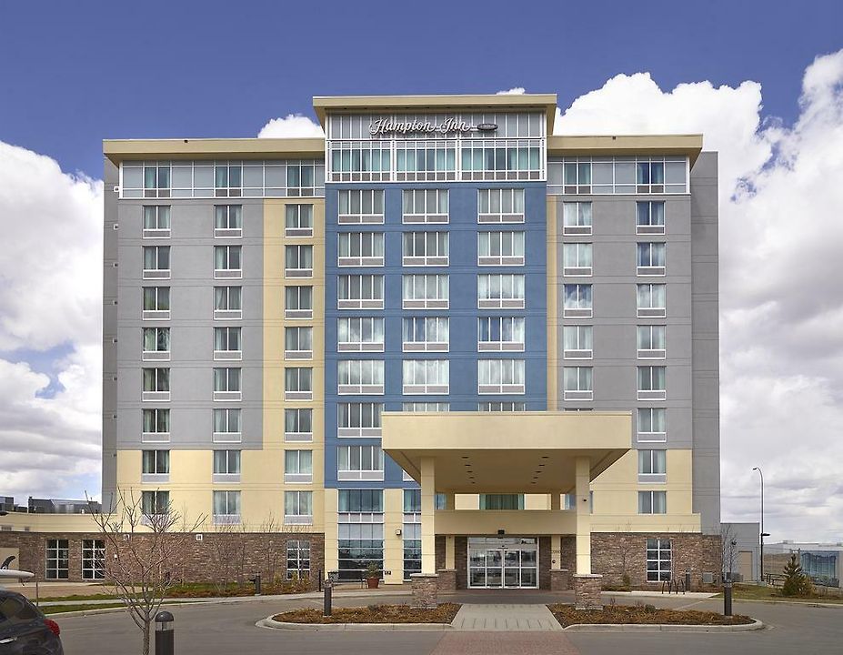 Acclaim Hotel Calgary Airport • Canada